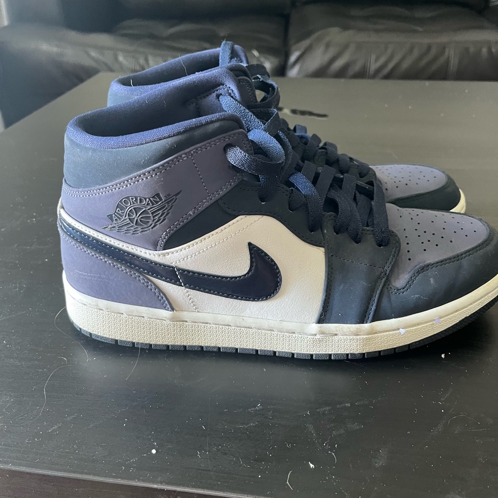 Jordan 1 Mid - Picture 2 of 4